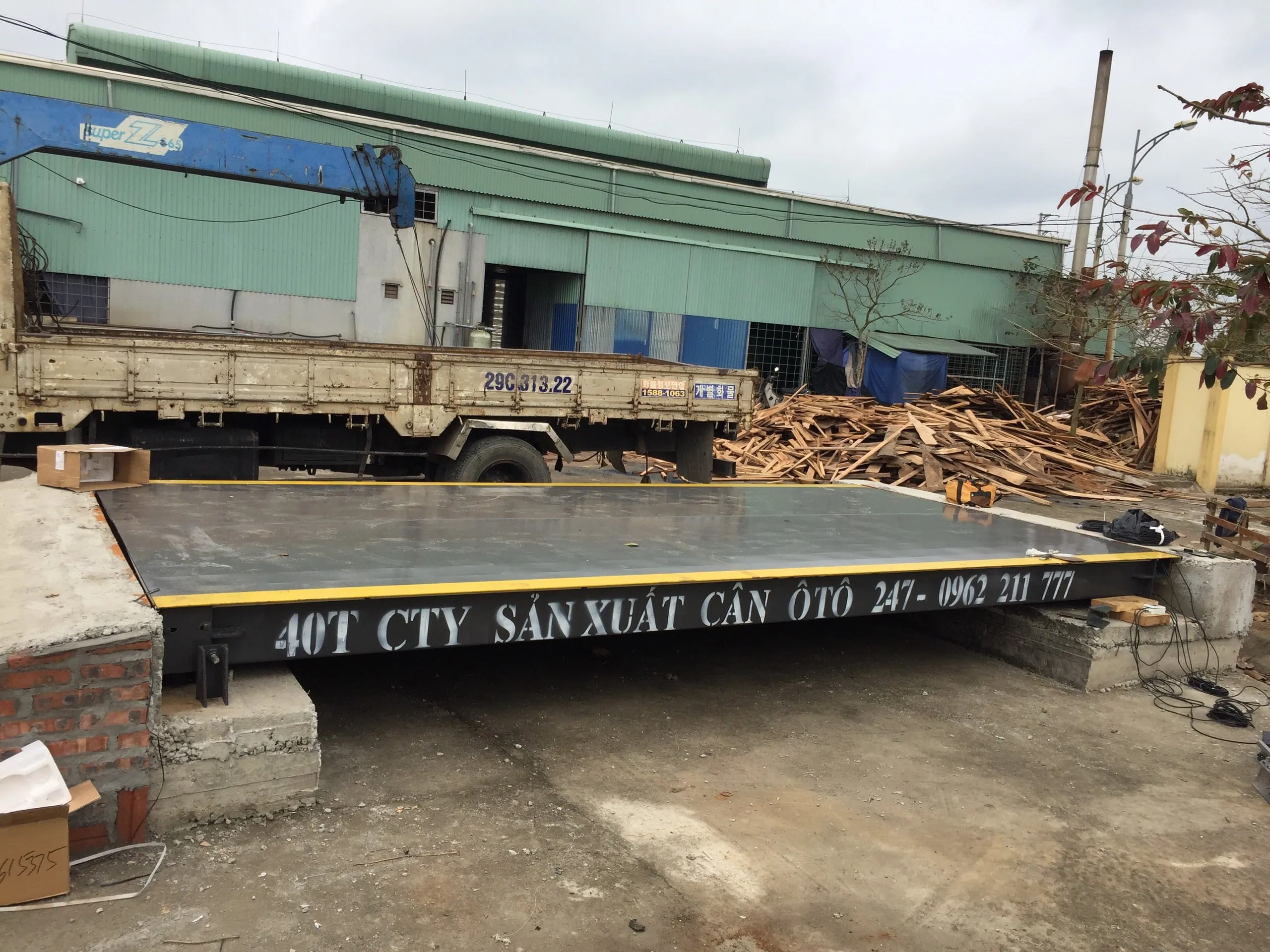 gia-can-dien-tu-40-tan-bao-nhieu