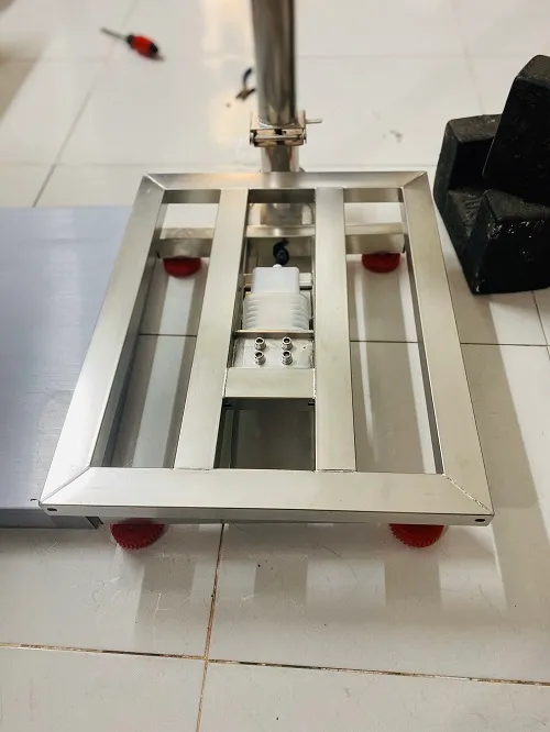 can-dien-tu-khung-inox-chong-nuoc-150kg-gia-re-tai-ha-noi