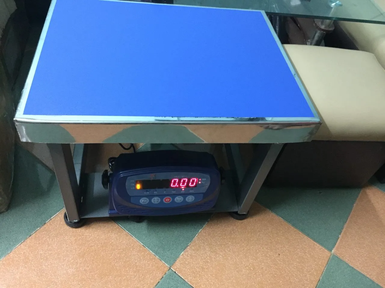 khung-can-ban-200kg-kieu-ghe-ngoi-nhap-khau-chinh-hang