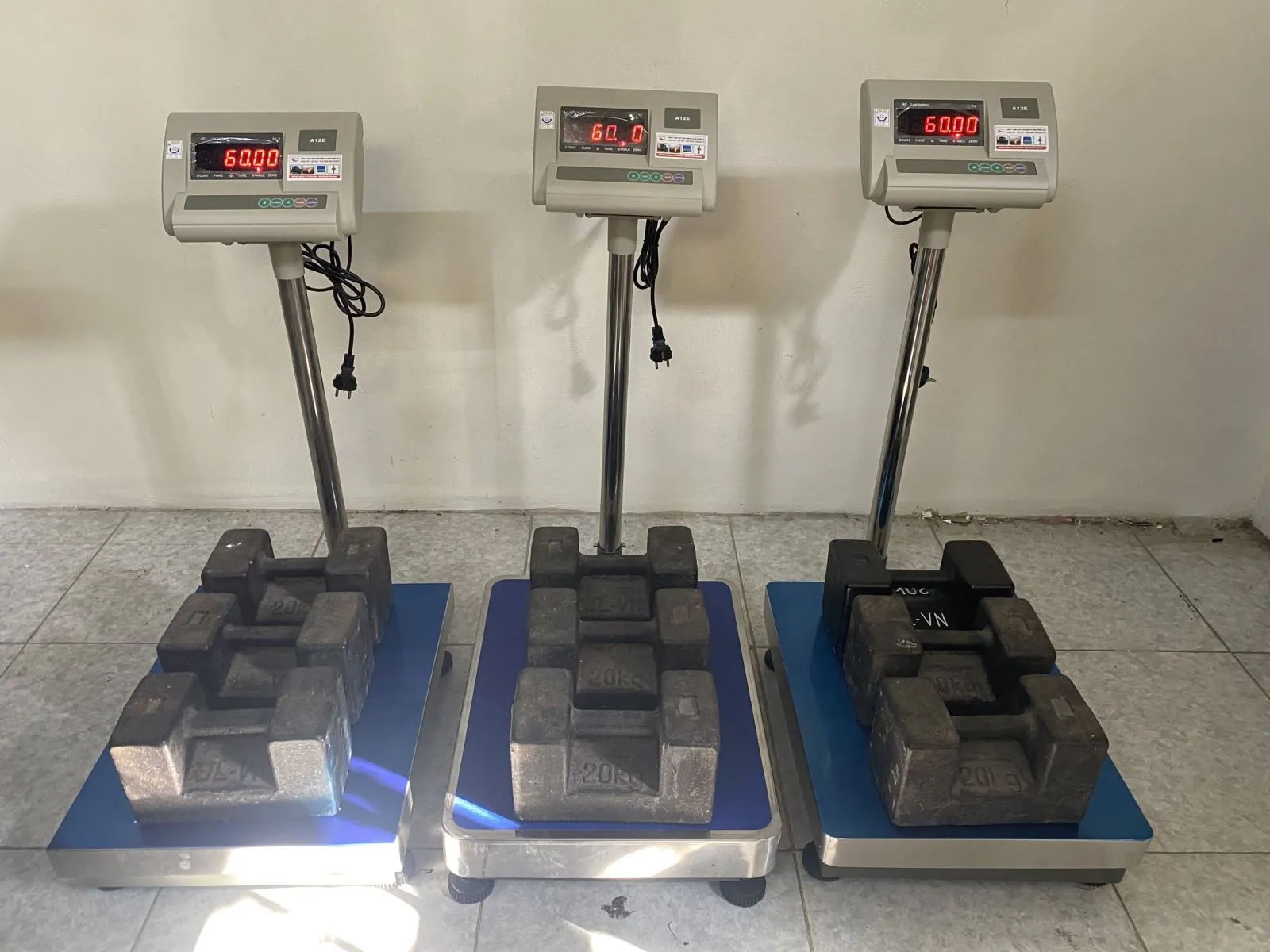 khung-can-ban-dien-tu-300-kg-gia-bao-nhieu