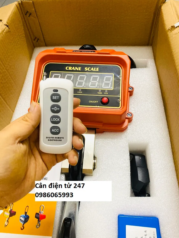Phụ kiện đi kèm cân - điều khiển từ xa